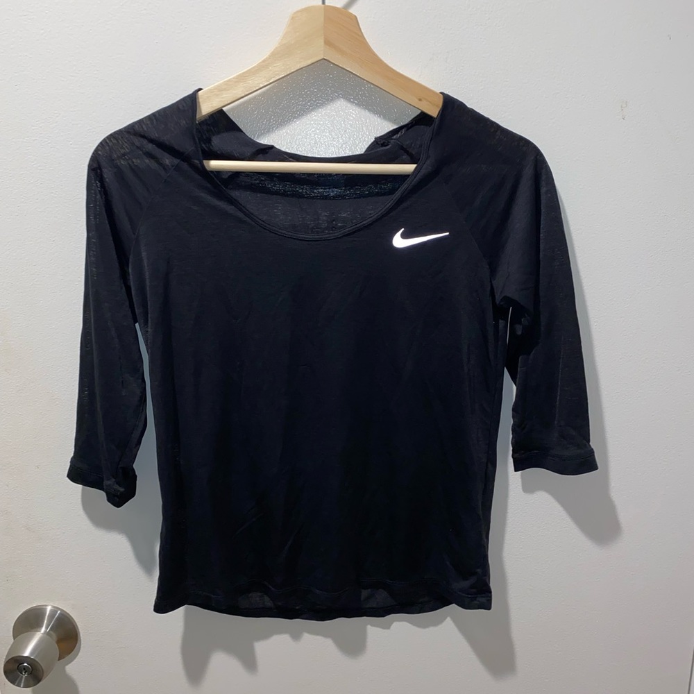 SMALL NIKE ATHLETIC TOP